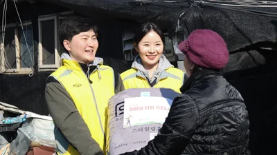 동서식품, ‘따뜻한 겨울 만들기’ 연탄 배달 봉사활동 펼쳐