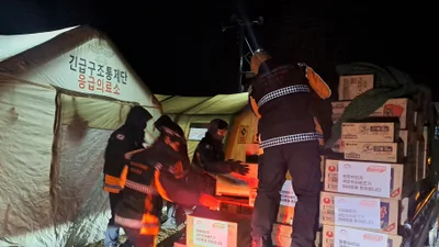 희망브리지, 경주 산불 현장 소방관·진화대원에 긴급 구호 물품 전달