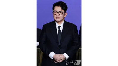 방시혁 하이브 의장, 453억원 주식 추가 기증