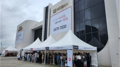 호반산업 ‘호반써밋 풍무III’ 견본주택 성황