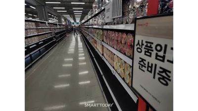 [르포] '가오픈' 홈플 매장 가보니... 텅빈 매대에 고객 발길도 뜸해 