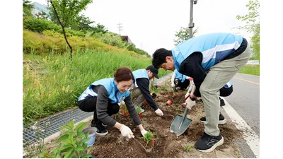 대우건설, 'BETTER TOGETHER'로 사회적 가치 확산...중랑천 생태복원부터 체코 소방차 기증까지