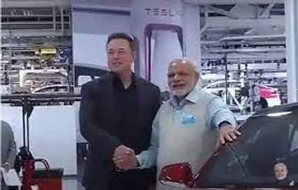 일론 머스크 테슬라 CEO가 나렌드라 모디 인도 총리를 만나 가능한 한 빨리 인도에 진출할 것이라고 약속했다.
