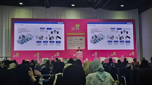 씨어스 김성종 CBO 부사장이 IFM 2026 공식 컨퍼런스에서 ‘웨어러블 센서와 의료 AI의 융합(When Wearable Sensors Meet Medical AI)’을 주제로 발표하고 있다. / 출처=씨어스 제공