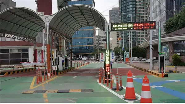 지갑없는 주차장 ‘사전등록 전용’ 출구 모습 (사진=서울특별시)