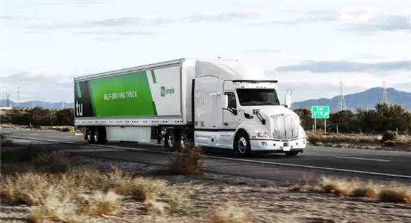 자율주행 트럭이 비용을 절감하고 탄소배출을 줄이는 차세대 운송 수단으로 관심을 모은다. 사진=투심플