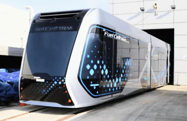 ◇현대로템이 제작한 K-수소트램 콘셉트카.(사진=산업부)