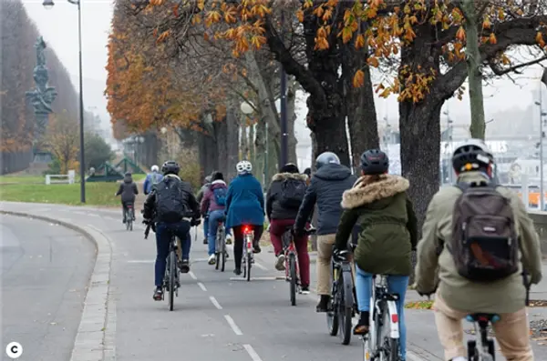 파리 시정부가 자전거 전용도로 망을 대폭 확충한다. 사진=파리시 홈페이지