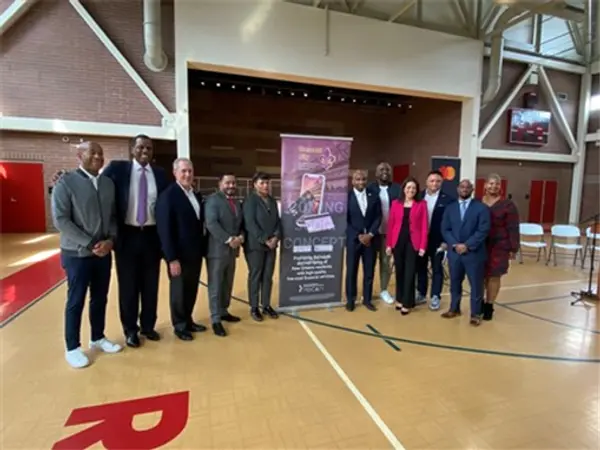 뉴올리언스시는 라토야 칸트렐(왼쪽에서 다섯 번째 여성) 시장이 참석한 가운데 시티카드를 공식 론칭했다. 사진=뉴올리언스시 공식 홈페이지