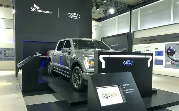 ◇SK온 전기차 배터리 탑재된 미국 포드 F-150(사진: SK온)