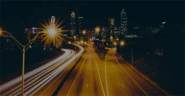  * 스마트 가로등으로 구축된 도로. 사진=유비콰이어