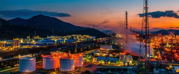  * 여수 산업단지 전경