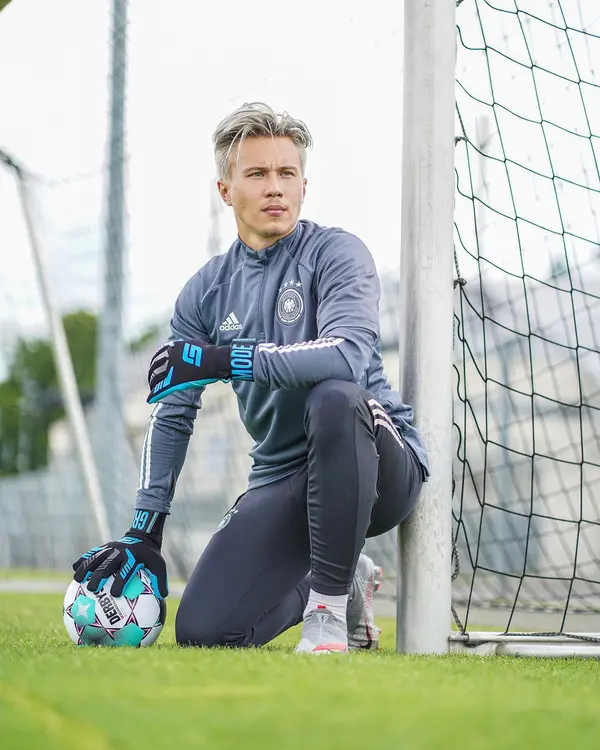  * 사진: Michael Bolvin. 출처= 크리에이터 개인 인스타그램 및 페이스북 페이지