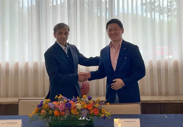  * 비벡 보우캐피탈 회장과 최성환 SK네트웍스 사업총괄 사장이 파트너십 계약을 체결했다. 