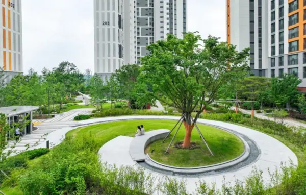 제13회 조경대상에서 대통령상을 수상한 LH 공공주택 정원 시그니처 가든의 센트럴힐(출처. LH)