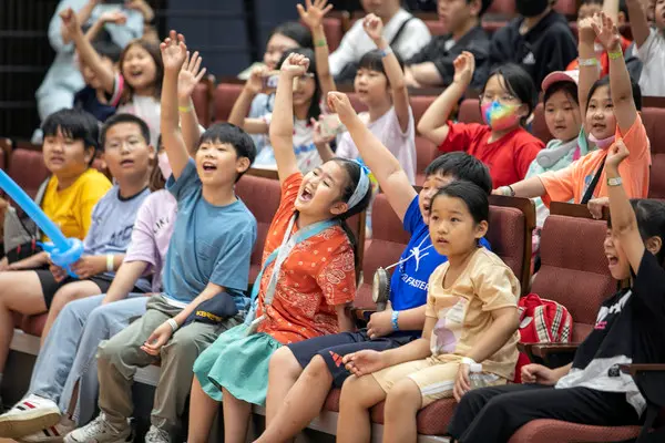 호반그룹이 지역 어린이와 가족 100명을 초청해 문화체험 행사를 진행했다.(사진제공. 호반그룹)