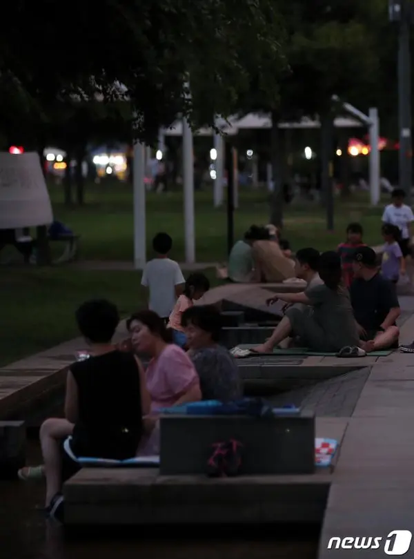 공원 찾은 시민들.(뉴스1 DB)