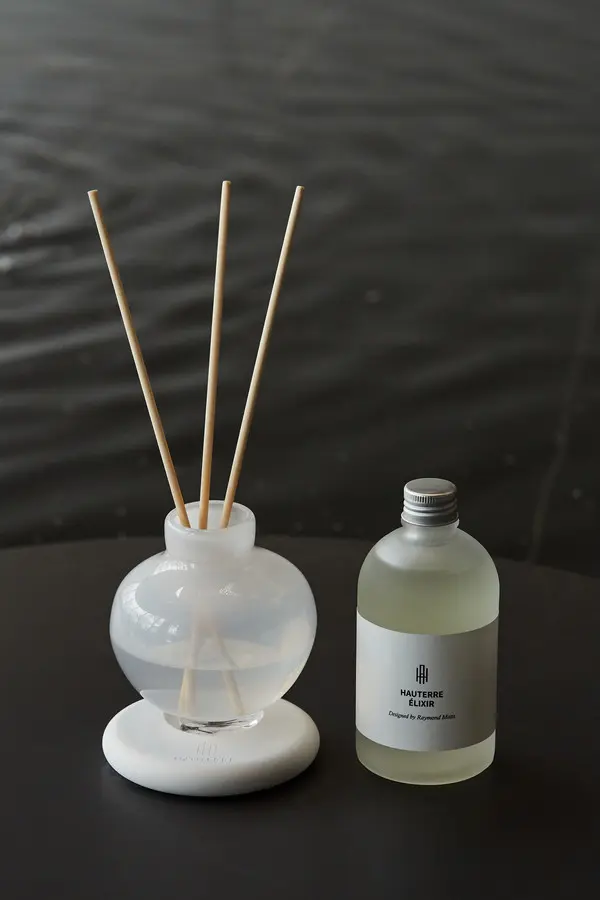 포스코이앤씨 하이엔드 브랜드 오티에르 시그니처 향기가 담긴 오티에르 디퓨저 (사진제공. 포스코이앤씨) 