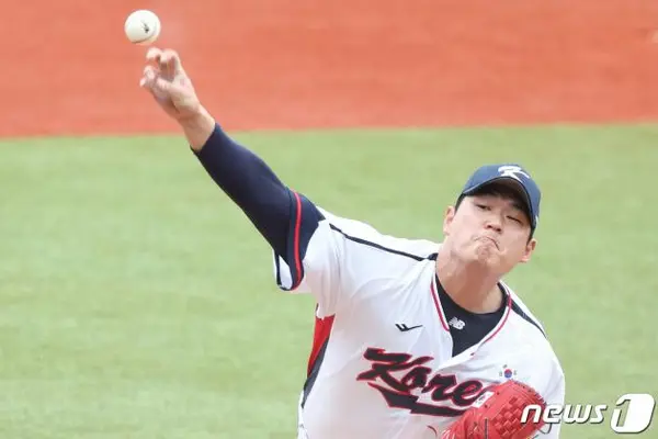 야구 선수 나균안. ⓒ News1