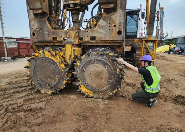 로드쇼에 선보인 원강 지하연속벽 장비 (사진. (주)원강)