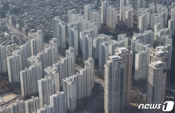 서울 송파구 롯데월드타워 전망대에서 바라본 아파트 단지의 모습. 뉴스1 ⓒ News1 장수영