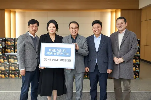 사진 왼쪽부터 이은우 평택시민재단 대표, 김능연 한국치매예방센터 대표, 신왕섭 HDC현대산업개발 실장, 홍기원 국회의원, 이원규 평택시사회복지협의회 사무국장 (사진. HDC현대산업개발)
