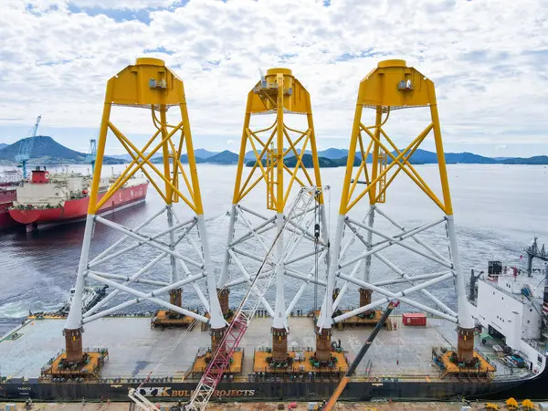 SK오션플랜트가 제작한 해상풍력 하부구조물(재킷) 출하 장면 (사진제공. SK오션플랜트)