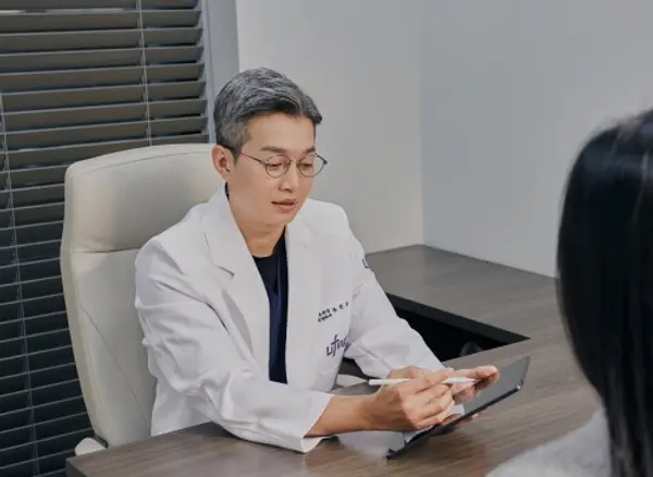 리팅성형외과 부산점 유한수 대표원장