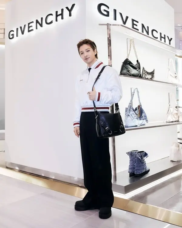 이미지 출처 : 지방시 