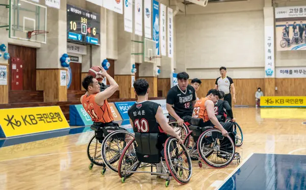 KB금융그룹이 지원하는 홀트전국휠체어농구대회가 18일부터 20일까지 경기도 고양시 홀트장애인종합체육관에서 열린다. [출처: KB금융그룹]