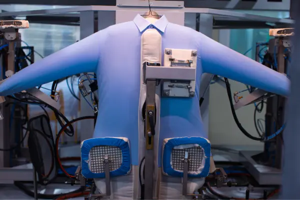 세탁특공대가 도입한 최첨단 셔츠프레스 (사진출처. 세탁특공대)