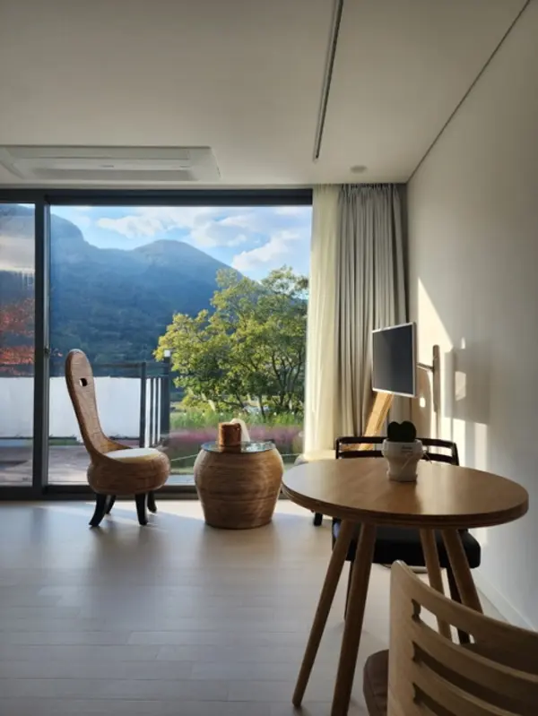 사진제공. 청도어썸데이풀빌라