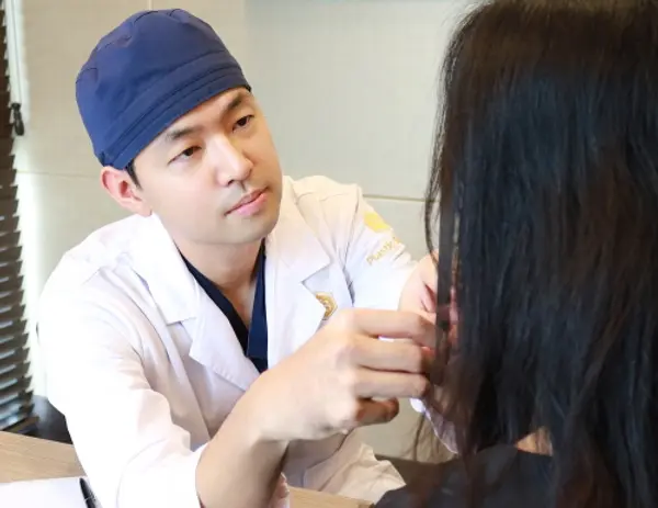 티에스성형외과 이승찬 원장