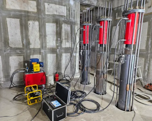 리모델링 특화 고강성 보강파일 압입 및 품질관리장치 (사진제공. 포스코이앤씨)