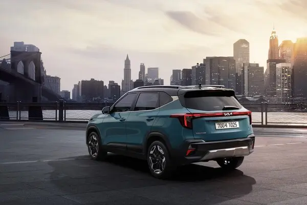 기아는 국내 대표 소형 SUV 셀토스의 연식 변경 모델인 The 2025 셀토스를 출시했다.