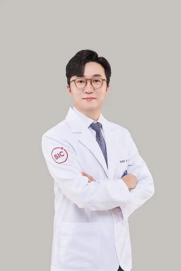 가디언즈 치과 이창민 대표원장