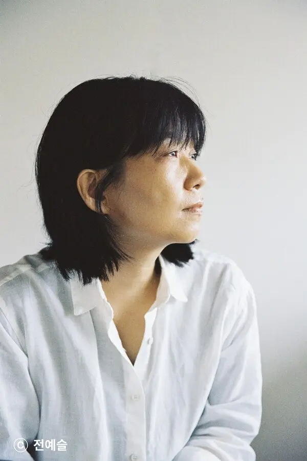 한강 작가 프로필 사진_(C)전예슬 (사진제공=포니정재단)