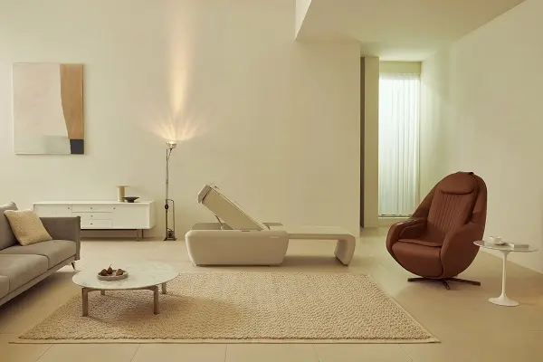 ▲세라젬 마스터 V9(왼쪽)과 파우제 M6