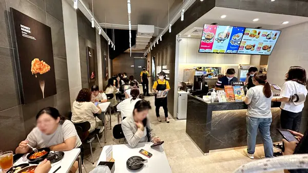 교촌치킨 대만 5호점 ‘교촌치킨 타이중점’