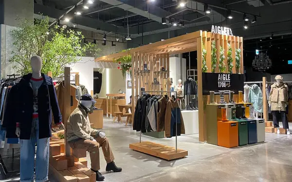 롯데홈쇼핑은 에이글, 랩스, 플로트 등 독점 판권을 인수해 국내에 유통하고 있는 수입 브랜드의 팝업 스토어를 열고 판매 채널을 확대한다. (