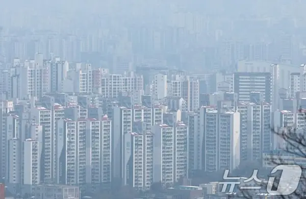 서울·수도권 분양 단지에는 수만 명이 몰리는 반면, 지방 일부 단지는 청약 미달이 이어지며 분양 시장 양극화가 심화되고 있다./뉴스1 ⓒ News1 구윤성 기자