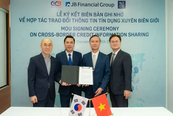 지난 2024년 12월 30일 베트남 하노이에서 JB금융그룹, NICE평가정보, 베트남 신용정보집중기관이 3자 협약을 체결했다. [출처: JB금융그룹]