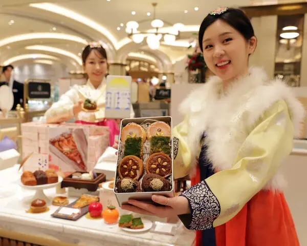 신세계백화점이 강남점에서 민속 명절 설을 맞아 우리 식재료를 활용해 만든 디저트를 선보인다. (사진제공=신세계백화점) 
