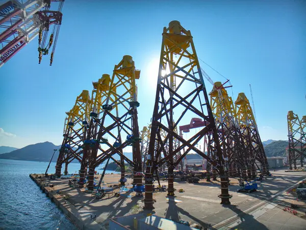 SK오션플랜트 야드에서 해상풍력 하부구조물을 제작하고 있는 모습 (사진=SK오션플랜트)