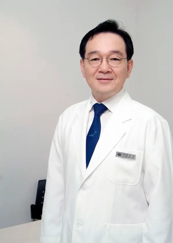 JMO피부과 고우석 대표 원장