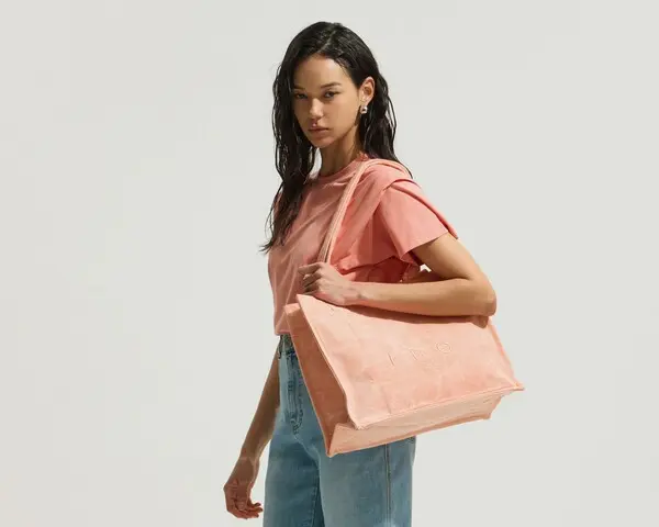 이로(IRO) 에끌라 파스텔 컬렉션 (사진제공=코오롱FnC)