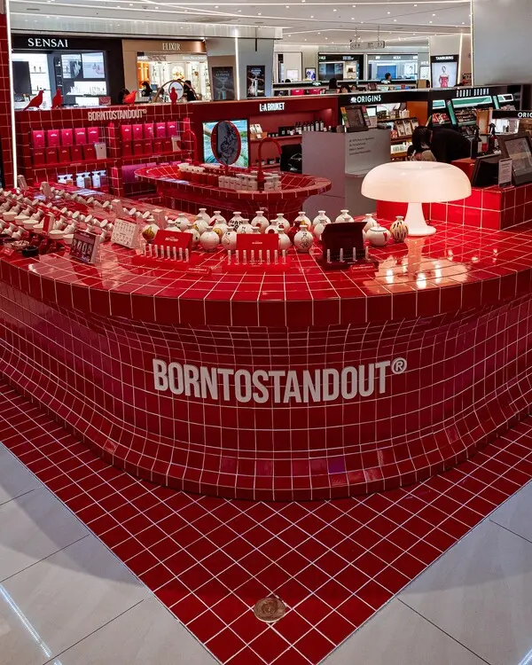 신세계면세점 명동점에 입점한 글로벌 니치향수 브랜드 ‘본투스탠드아웃’ 매장 (사진=신세계면세점)