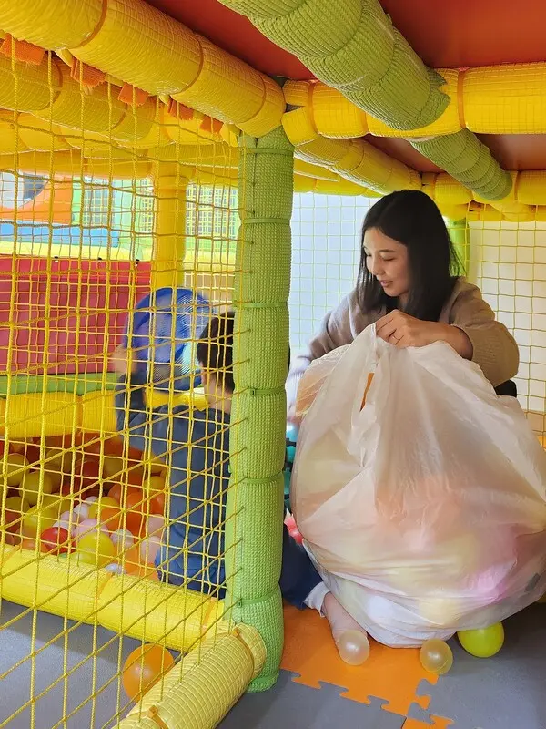 서울 서대문구 구세군두리홈에서 KB자산운용 임직원 봉사단인 “KB희망드림봉사단”이 봉사활동을 진행하고 있다(사진 제공=KB자산운용) 