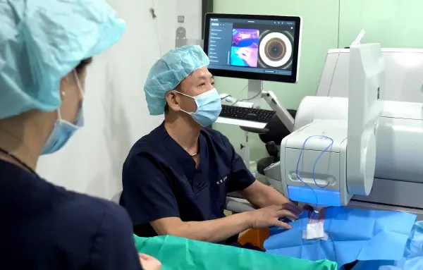 GS안과 김무연 원장