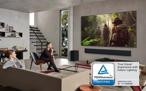 2025년형 LG 올레드 TV 전 제품이 업계 최초로 글로벌 인증기관 TUV 라인란드의 ‘실내조명 환경 화질 인증(True Visual Experience with Indoor Lighting)’에서 가장 높은 ‘퍼펙트’ 등급을 획득했다. (제공 LG전자)